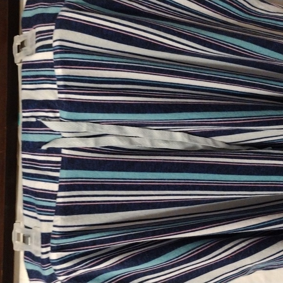 Croft & Barrow, women's drawstring capris with two side pockets in XL - Picture 2 of 5